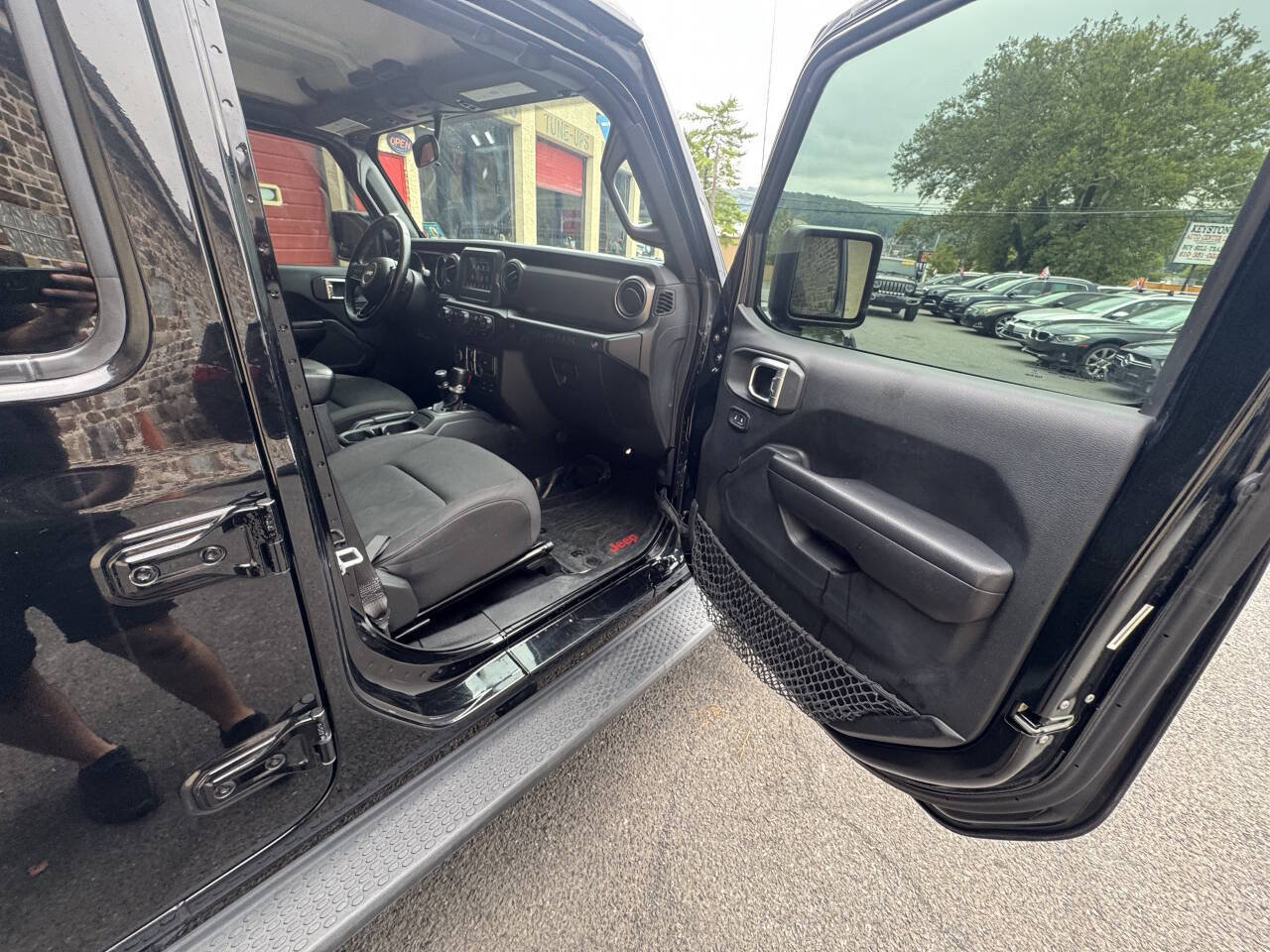 Used 2018 Jeep Wrangler Unlimited Sport S AWD/4WD image 24