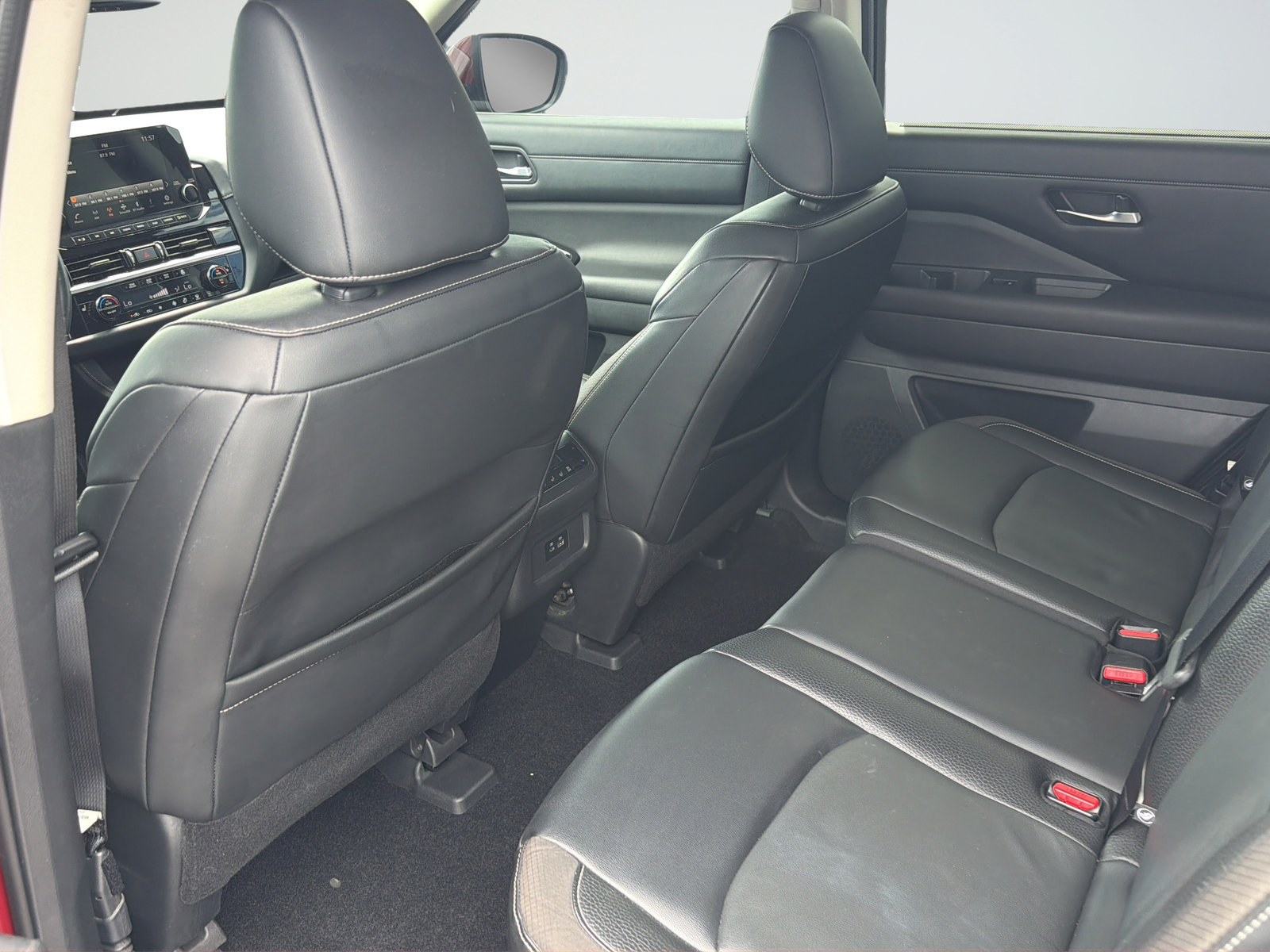 Certified 2022 Nissan Pathfinder SL w/ SL Black Package FWD image 34