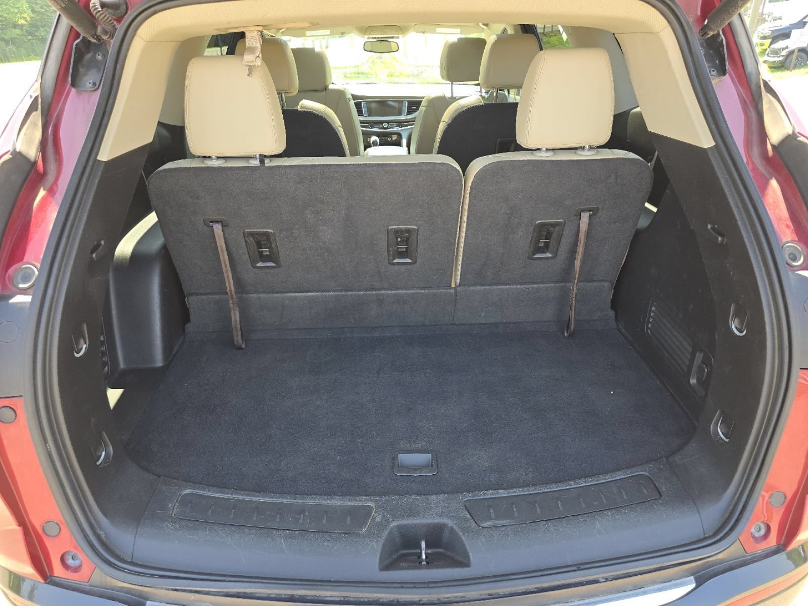 Used 2019 Buick Enclave Essence AWD/4WD image 21