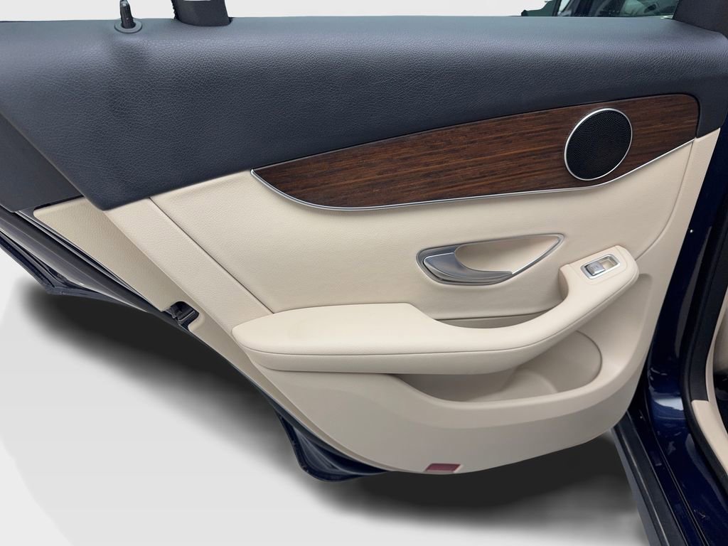 Used 2022 Mercedes-Benz GLC 300 4MATIC image 35