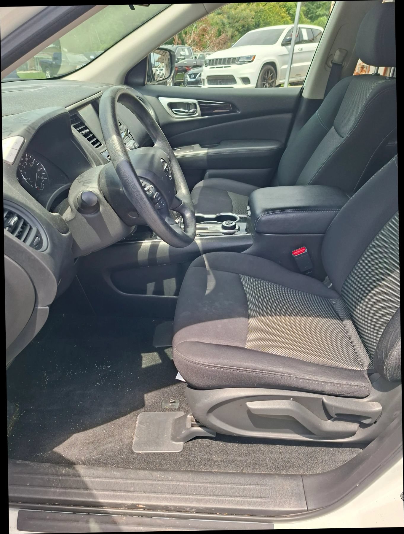 Used 2019 Nissan Pathfinder S AWD/4WD image 7