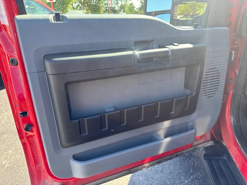 Used 2016 Ford F550 4x4 Regular Cab Super Duty image 23