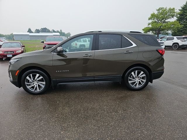 Used 2023 Chevrolet Equinox Premier image 2