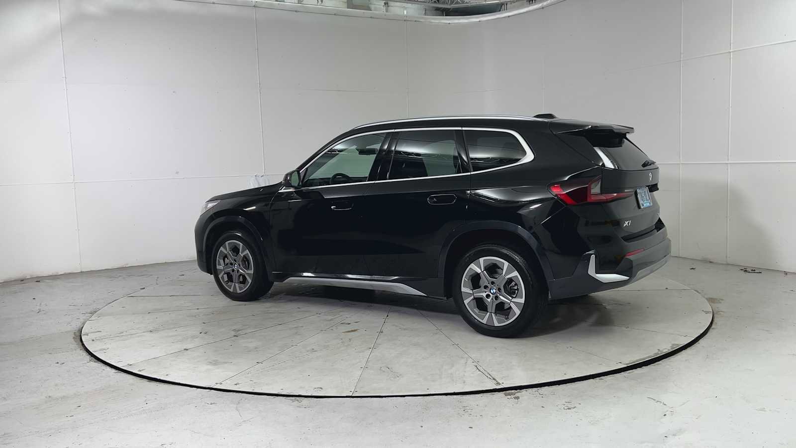 Used 2025 BMW X1 xDrive28i w/ Convenience Package image 4