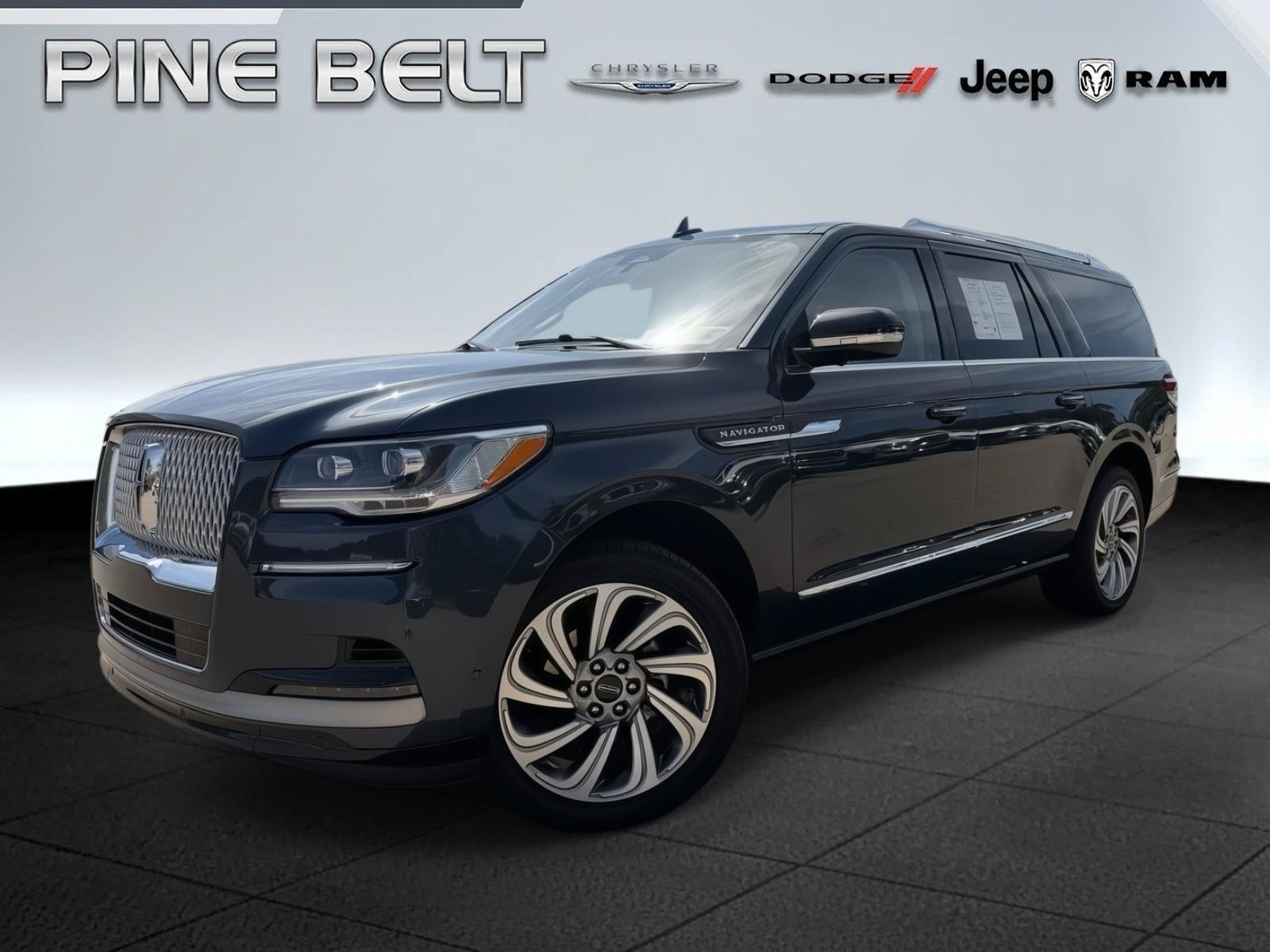 Used 2024 Lincoln Navigator L Reserve AWD/4WD video 1