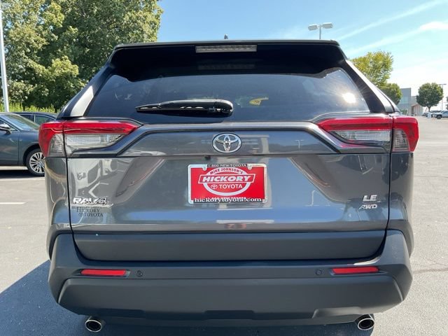 Used 2019 Toyota RAV4 LE AWD/4WD image 9