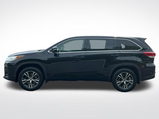 Used 2018 Toyota Highlander LE AWD/4WD image 3