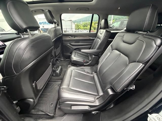 Used 2023 Jeep Grand Cherokee L Limited AWD/4WD image 36