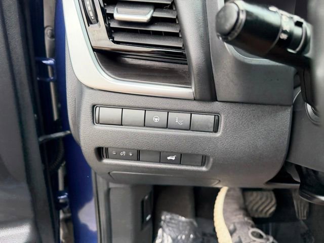 Used 2022 Nissan Rogue Platinum w/ Head-Up Display Package FWD image 18