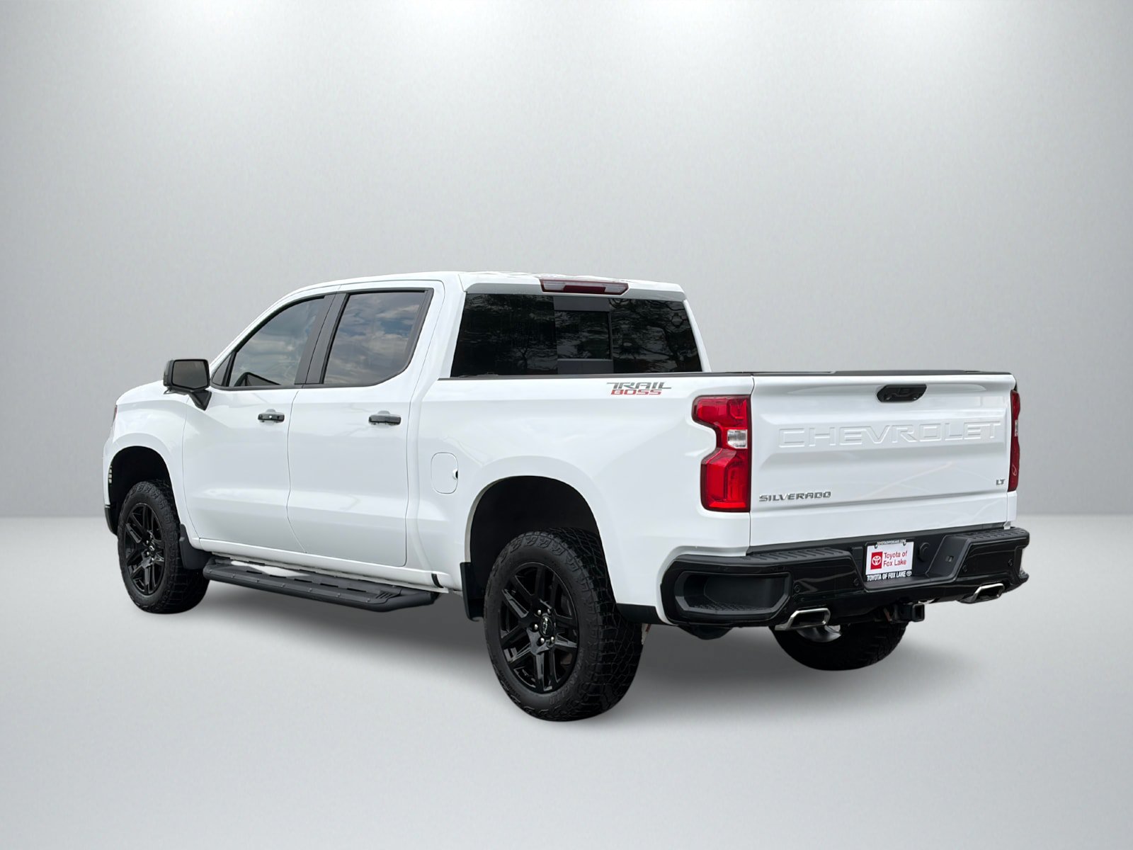 Used 2023 Chevrolet Silverado 1500 LT Trail Boss w/ LT Trail Boss Premium Package AWD/4WD image 3