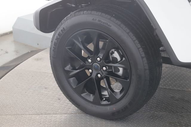 Used 2025 Jeep Wrangler Unlimited Sahara w/ Safety Group image 13