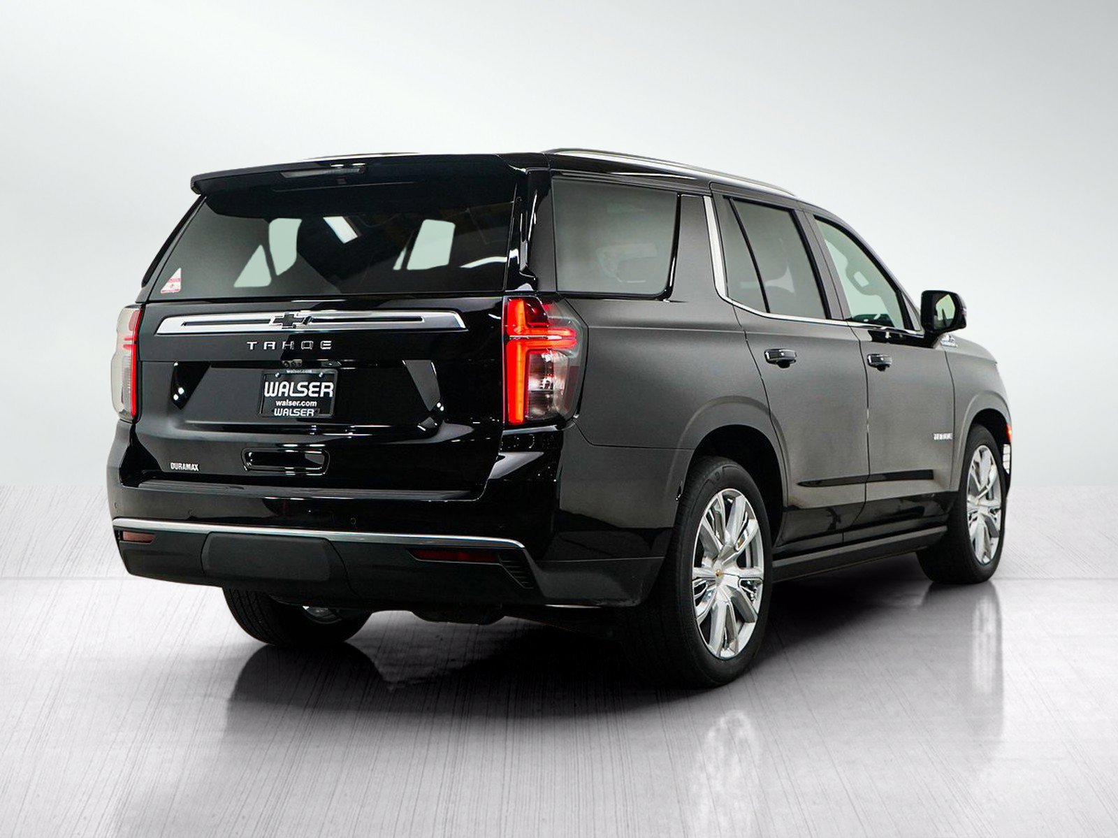 Used 2024 Chevrolet Tahoe High Country AWD/4WD image 5