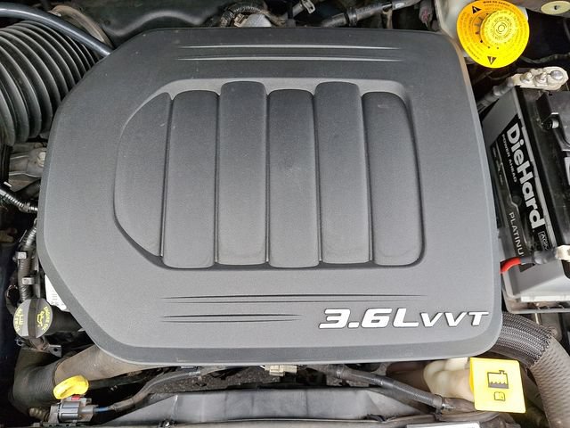Used 2015 Dodge Grand Caravan SXT w/ UConnect Hands-Free Group FWD image 26
