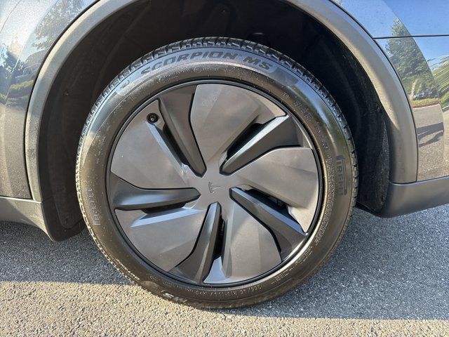 Used 2026 Tesla Model Y 2WD image 23