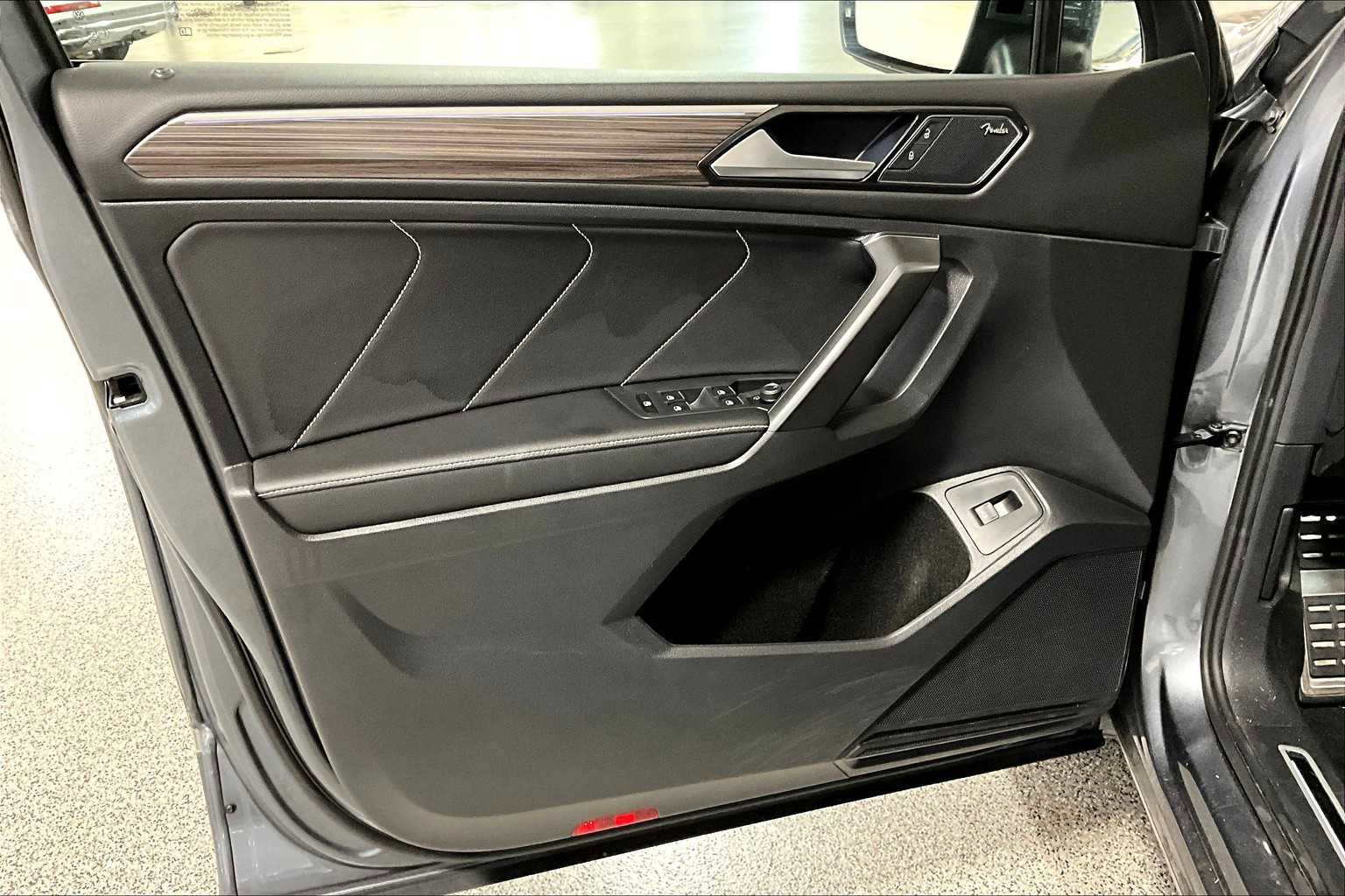 Used 2022 Volkswagen Tiguan SEL R-Line image 20