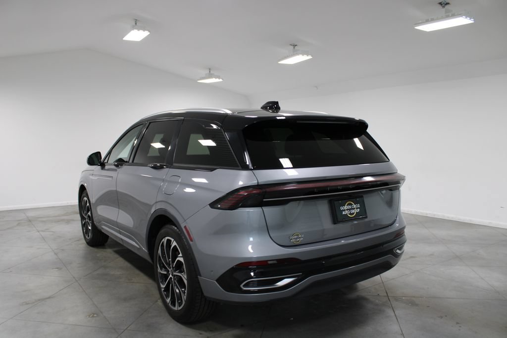 Used 2024 Lincoln Nautilus Reserve AWD/4WD image 7