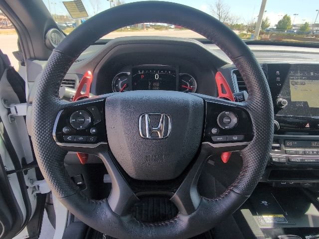 Used 2025 Honda Passport Black Edition image 13