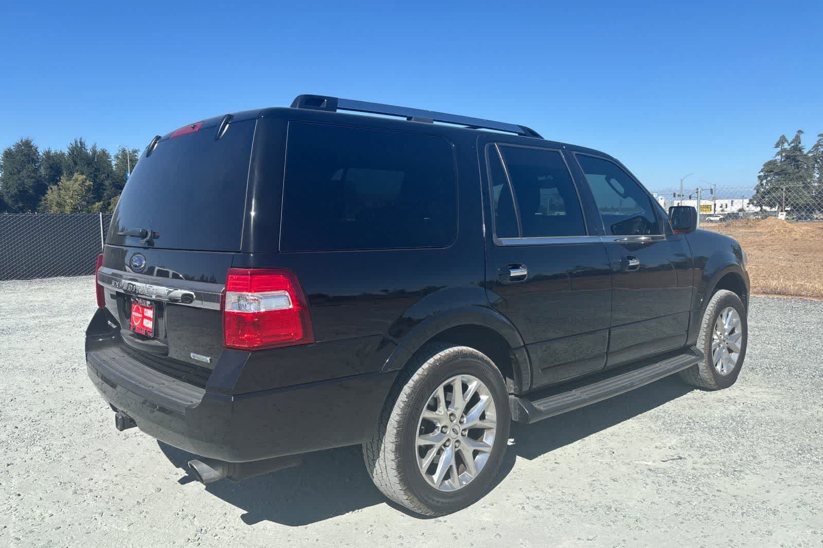 Used 2017 Ford Expedition Limited RWD image 3