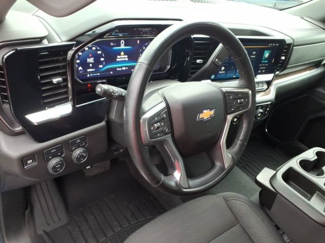 Used 2025 Chevrolet Silverado 1500 LT AWD/4WD image 8