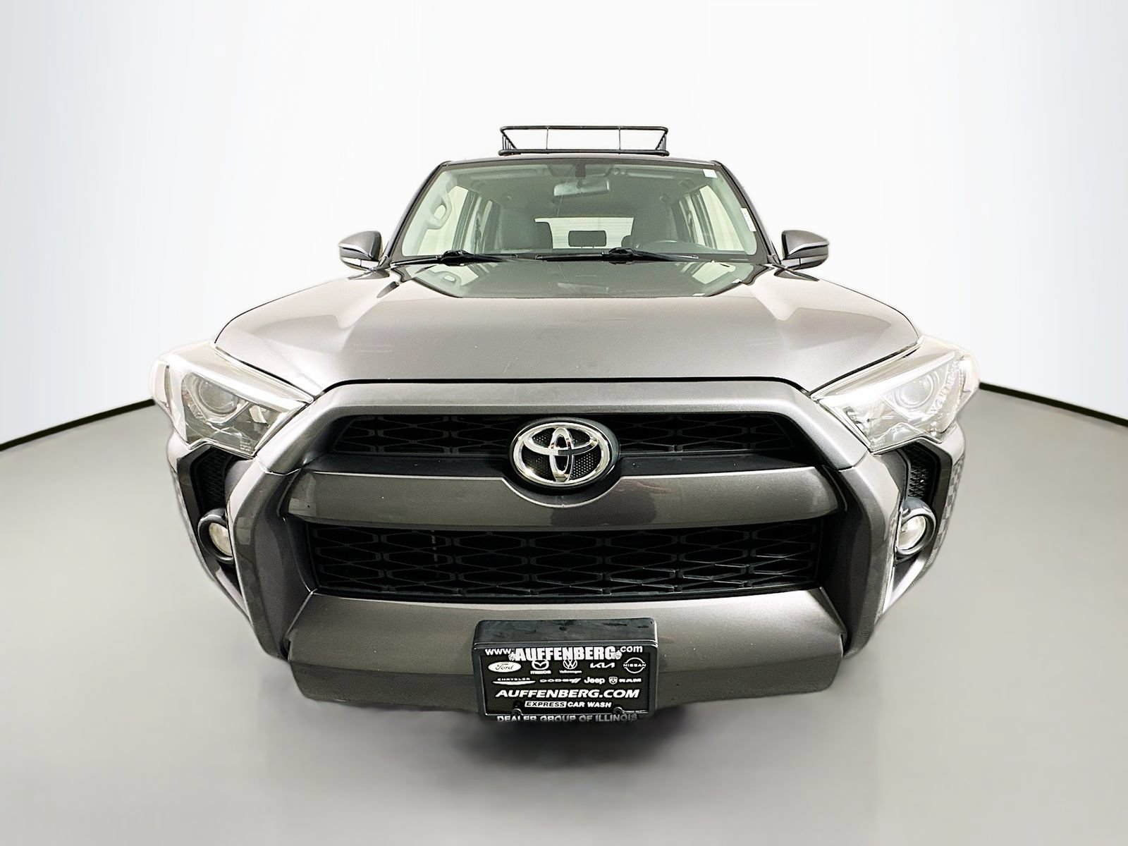 Used 2016 Toyota 4Runner SR5 AWD/4WD image 2