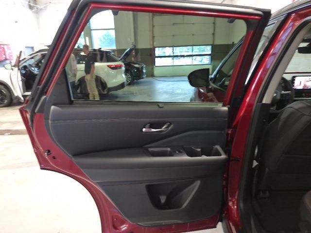 New 2026 Nissan Pathfinder Platinum AWD/4WD image 19