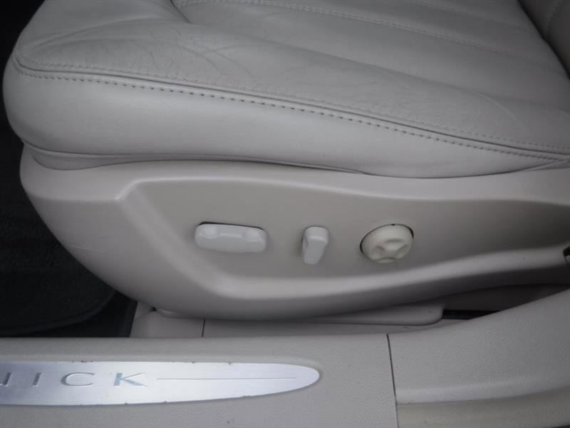 Used 2006 Buick Lucerne CXL w/ Luxury Package FWD image 39