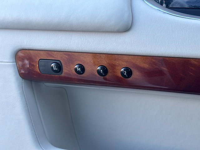 Used 2015 Rolls-Royce Ghost RWD image 30