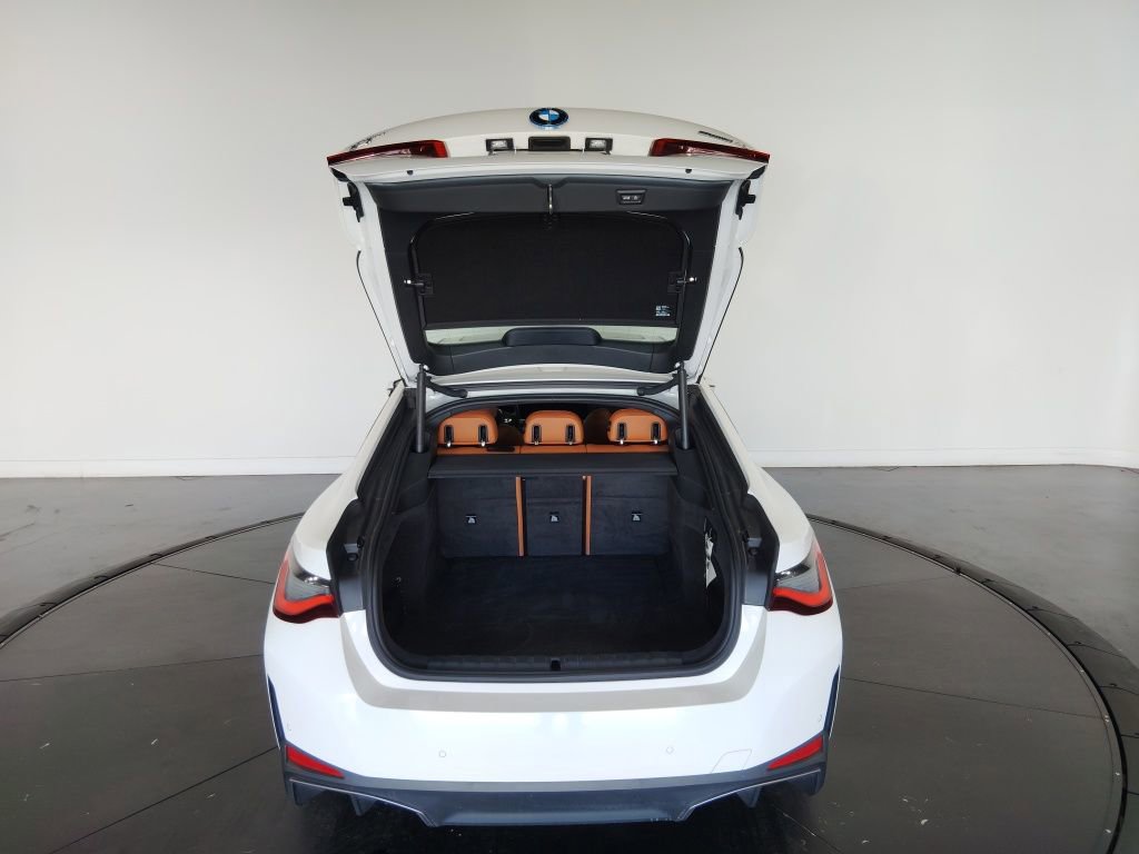 Used 2023 BMW i4 eDrive40 w/ Premium Package image 9