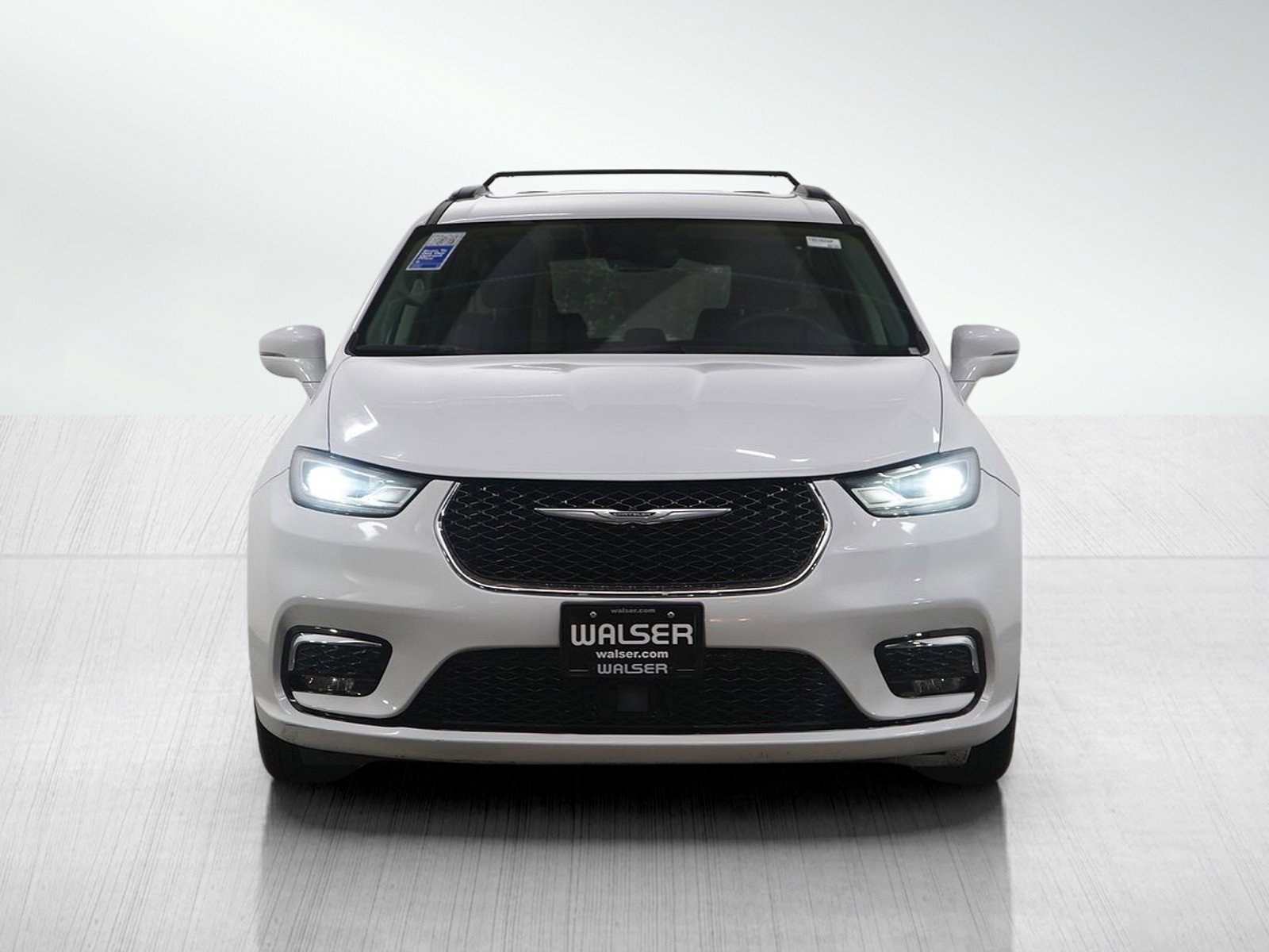 Used 2022 Chrysler Pacifica Touring-L image 8