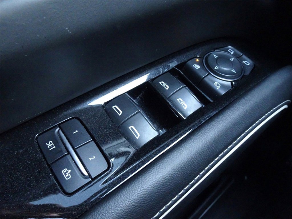 Certified 2023 Cadillac Escalade ESV Sport Platinum w/ LPO, ONYX Package image 25