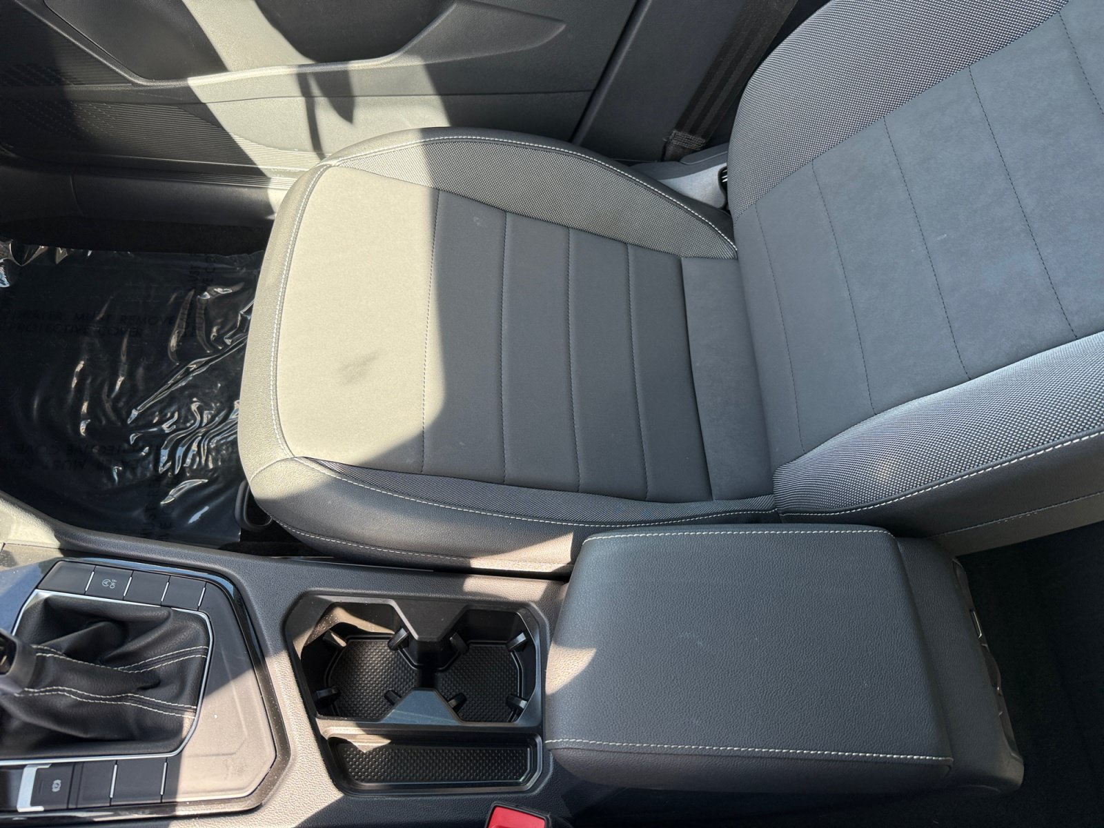 Certified 2023 Volkswagen Taos SE FWD image 14