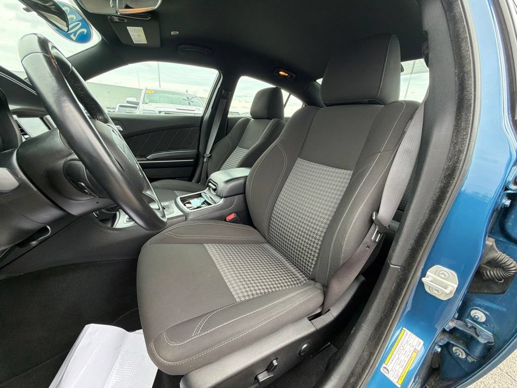 Used 2023 Dodge Charger SXT RWD image 10