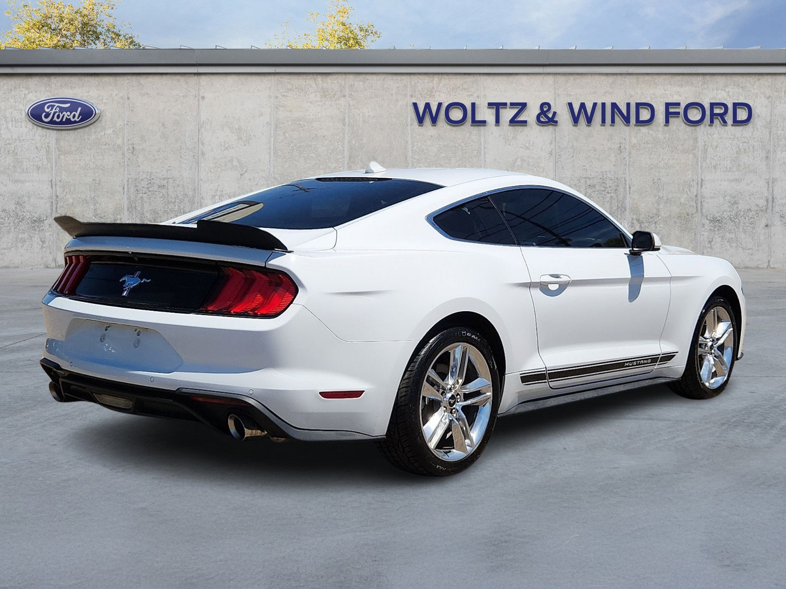 Used 2021 Ford Mustang Premium w/ Pony Package RWD image 6