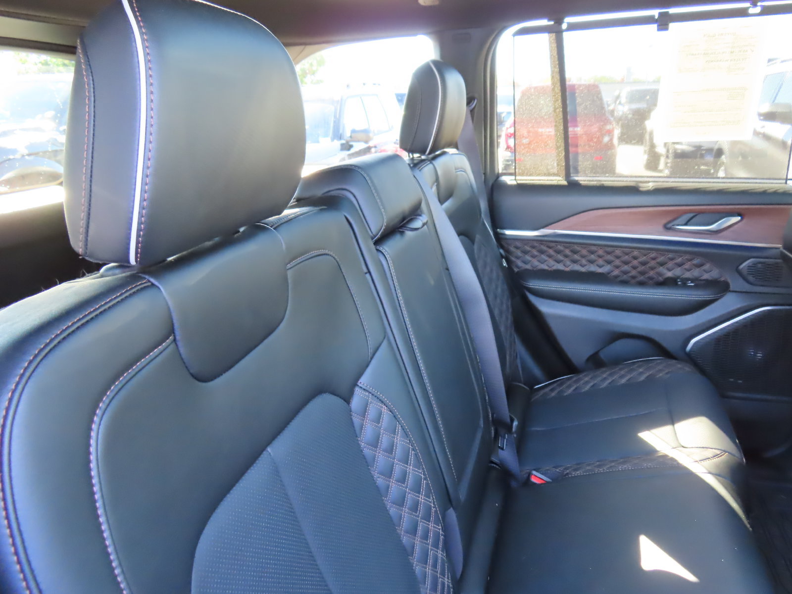 Used 2025 Jeep Grand Cherokee Summit w/ Adv Protech Group IV AWD/4WD image 37