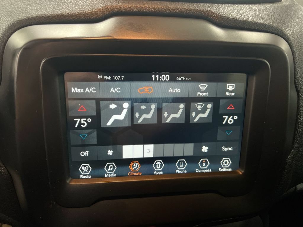 Used 2018 Jeep Renegade Altitude FWD image 16