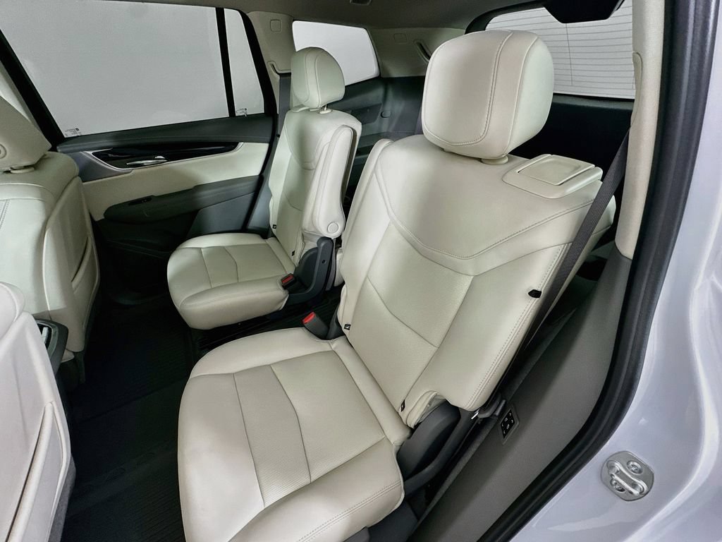 Certified 2024 Cadillac XT6 Premium Luxury w/ LPO, Floor Liner Package AWD/4WD image 31