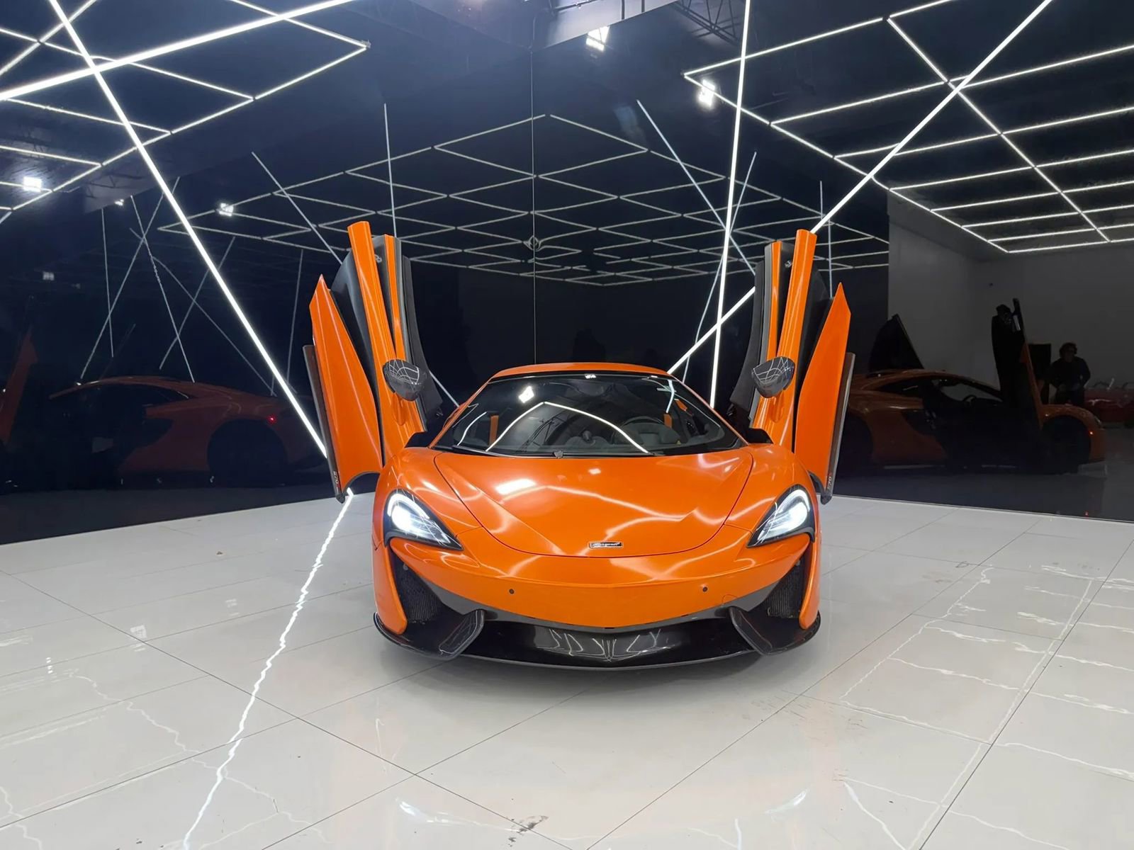 Used 2019 McLaren 570S Spider image 11