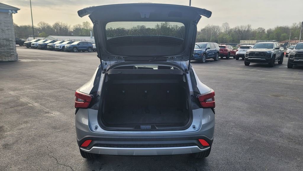 Used 2026 Chevrolet Trax LT FWD image 11
