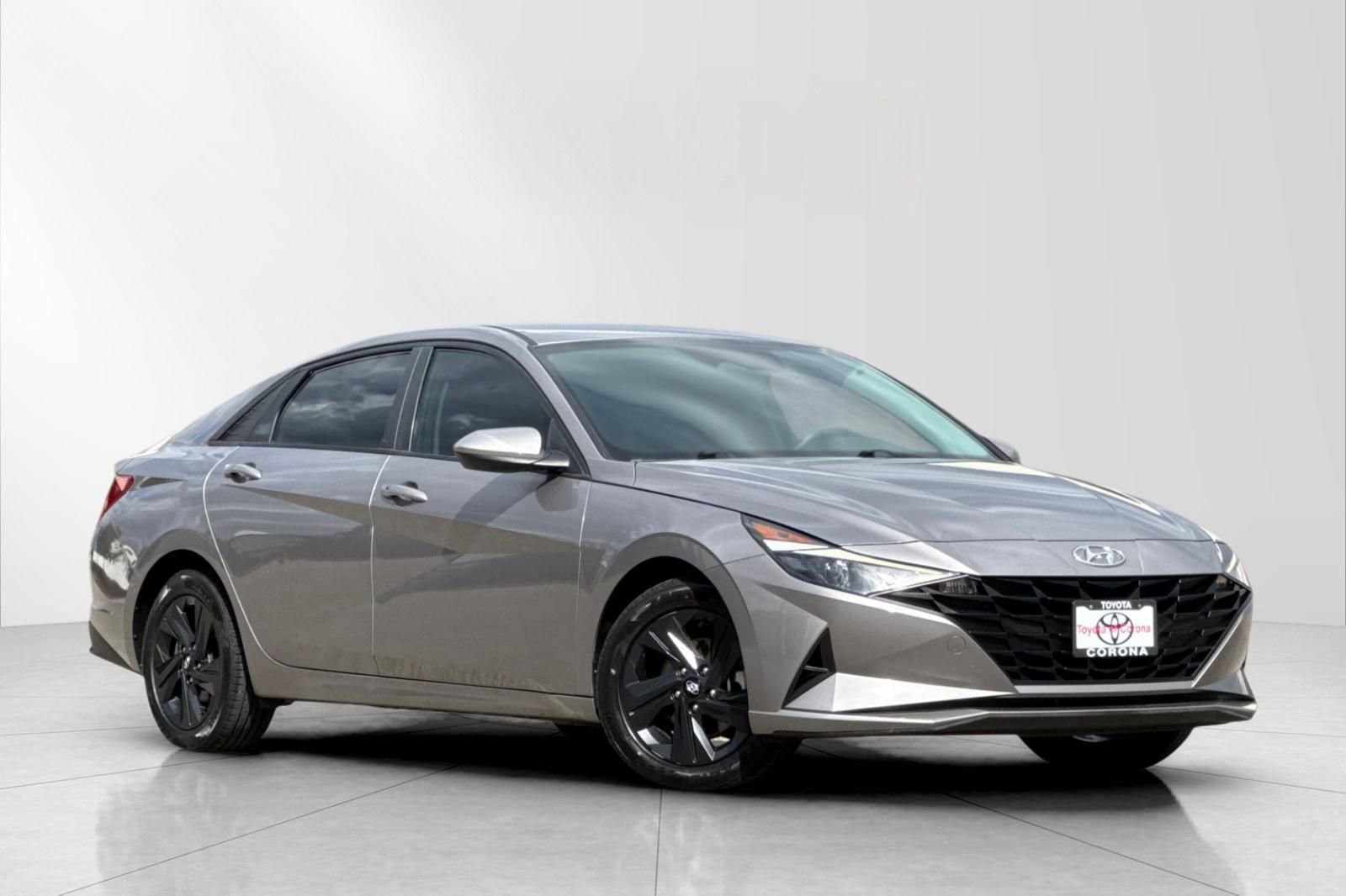 Used 2022 Hyundai Elantra SEL w/ Preferred Accessory Package