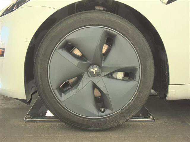 Used 2019 Tesla Model 3 Standard Range image 24