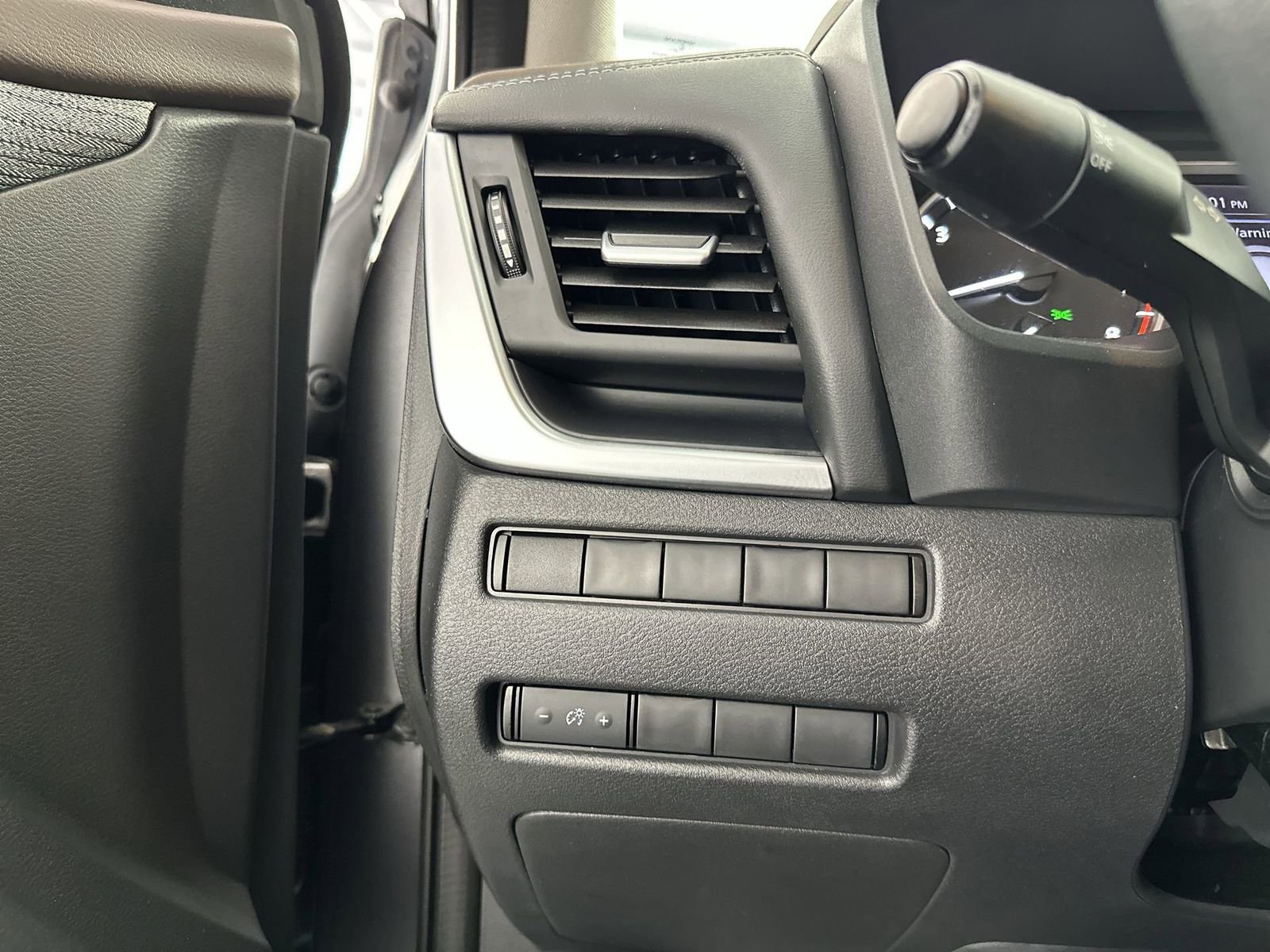 Used 2021 Nissan Rogue S FWD image 18