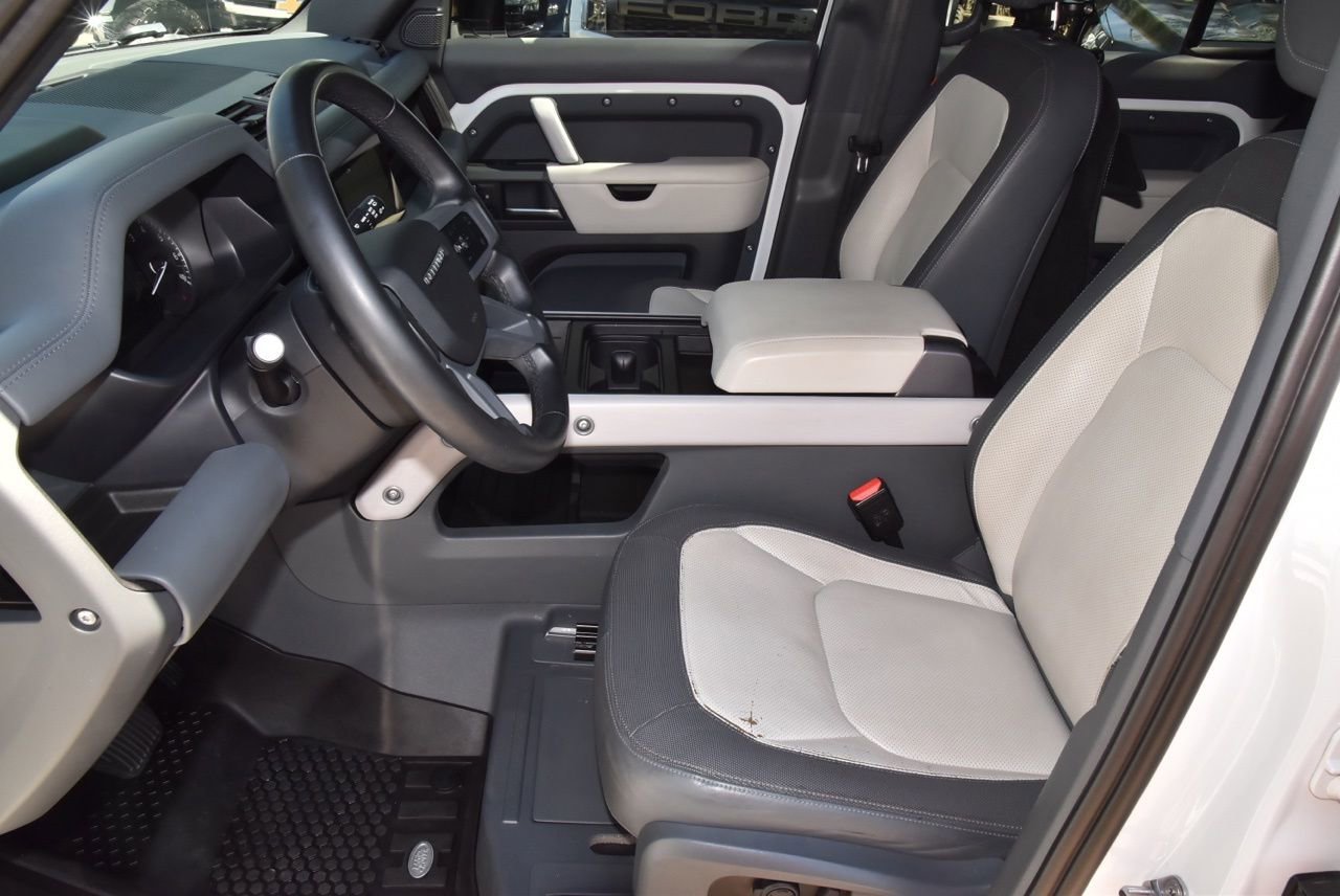 Used 2023 Land Rover Defender 110 X-Dynamic SE image 13