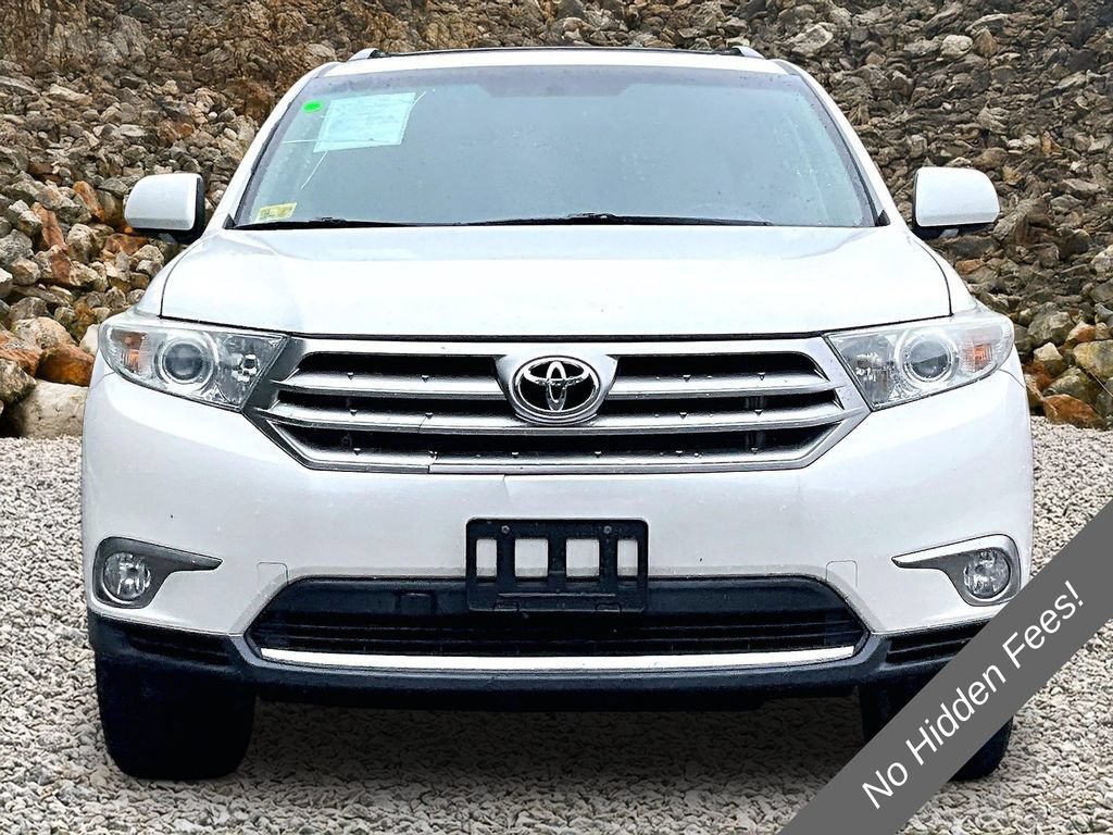 Used 2012 Toyota Highlander Limited w/ Tow Pkg AWD/4WD image 3