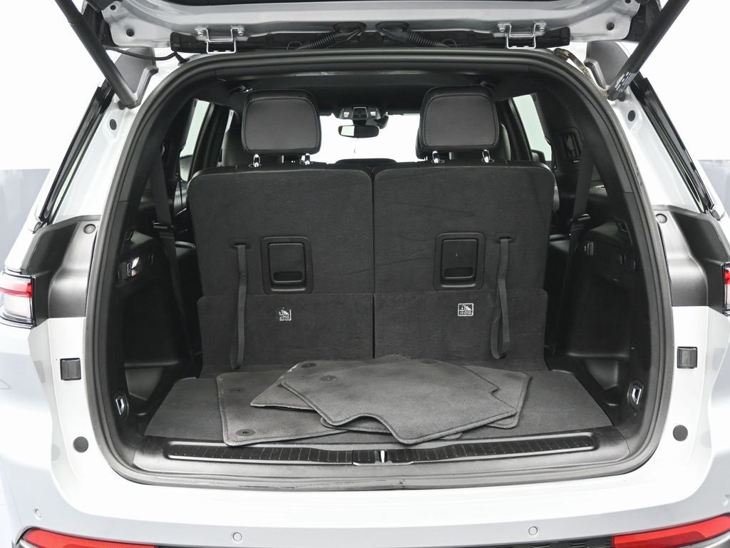 Used 2024 Jeep Grand Cherokee L Laredo image 13