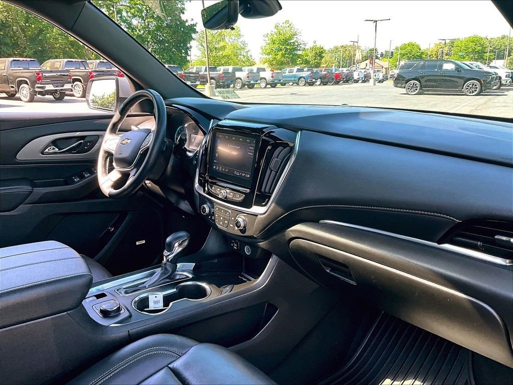 Used 2023 Chevrolet Traverse LT w/ LT Premium Package AWD/4WD image 22