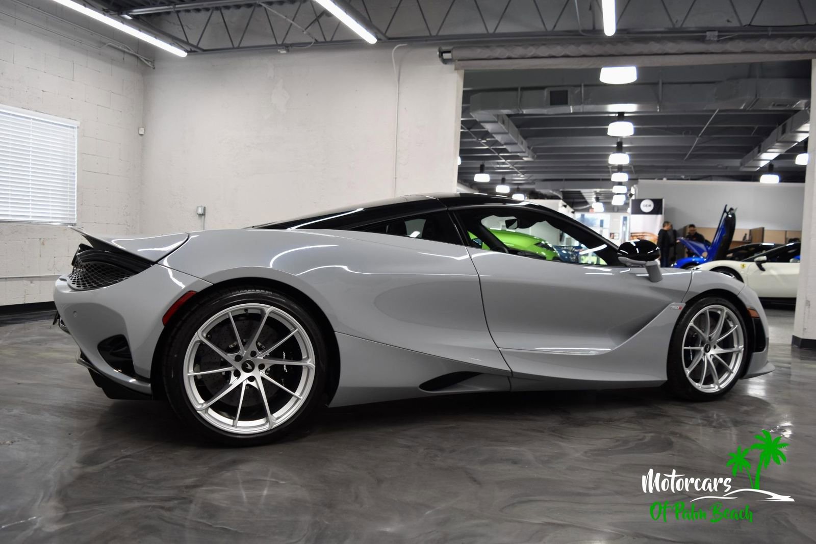 Used 2025 McLaren 750S image 17
