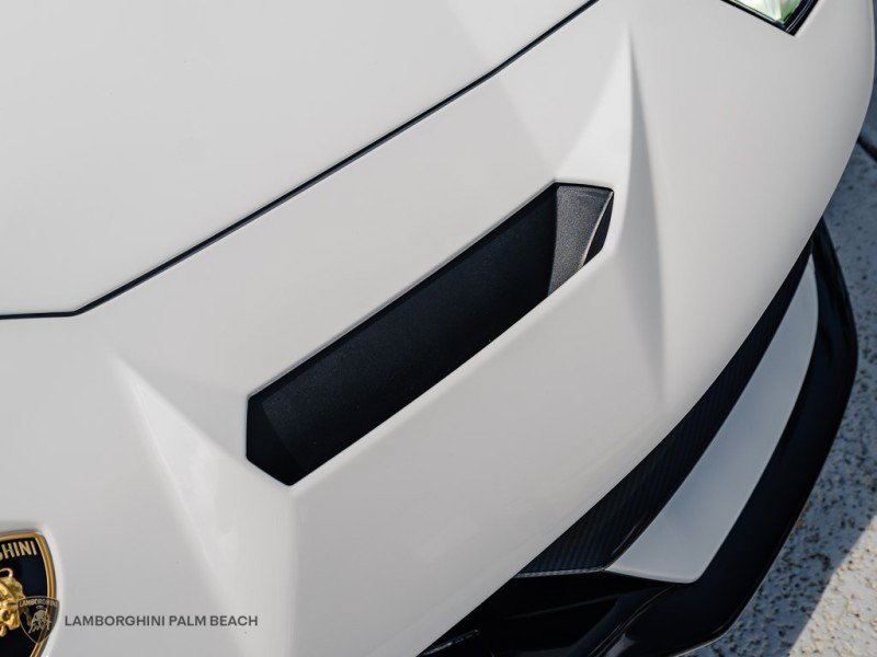 Used 2021 Lamborghini Aventador SVJ AWD/4WD image 18