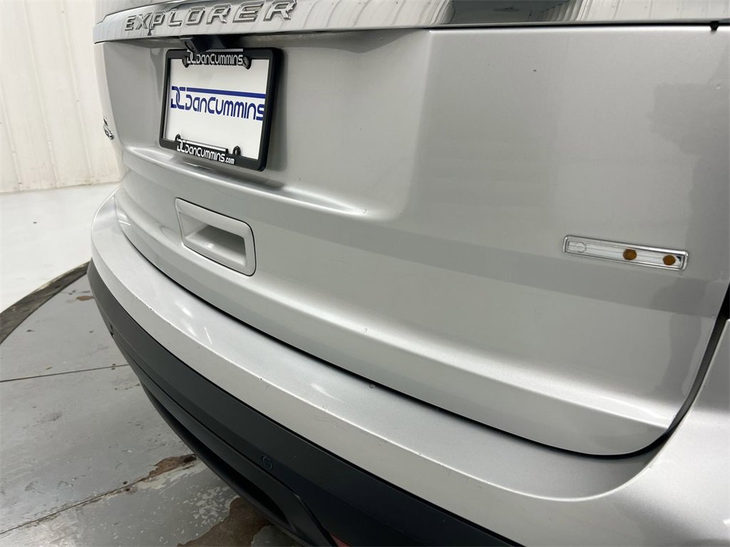 Used 2013 Ford Explorer Limited image 32