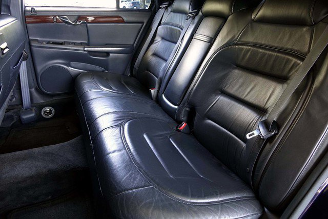 Used 2001 Cadillac De Ville Limousine FWD image 16