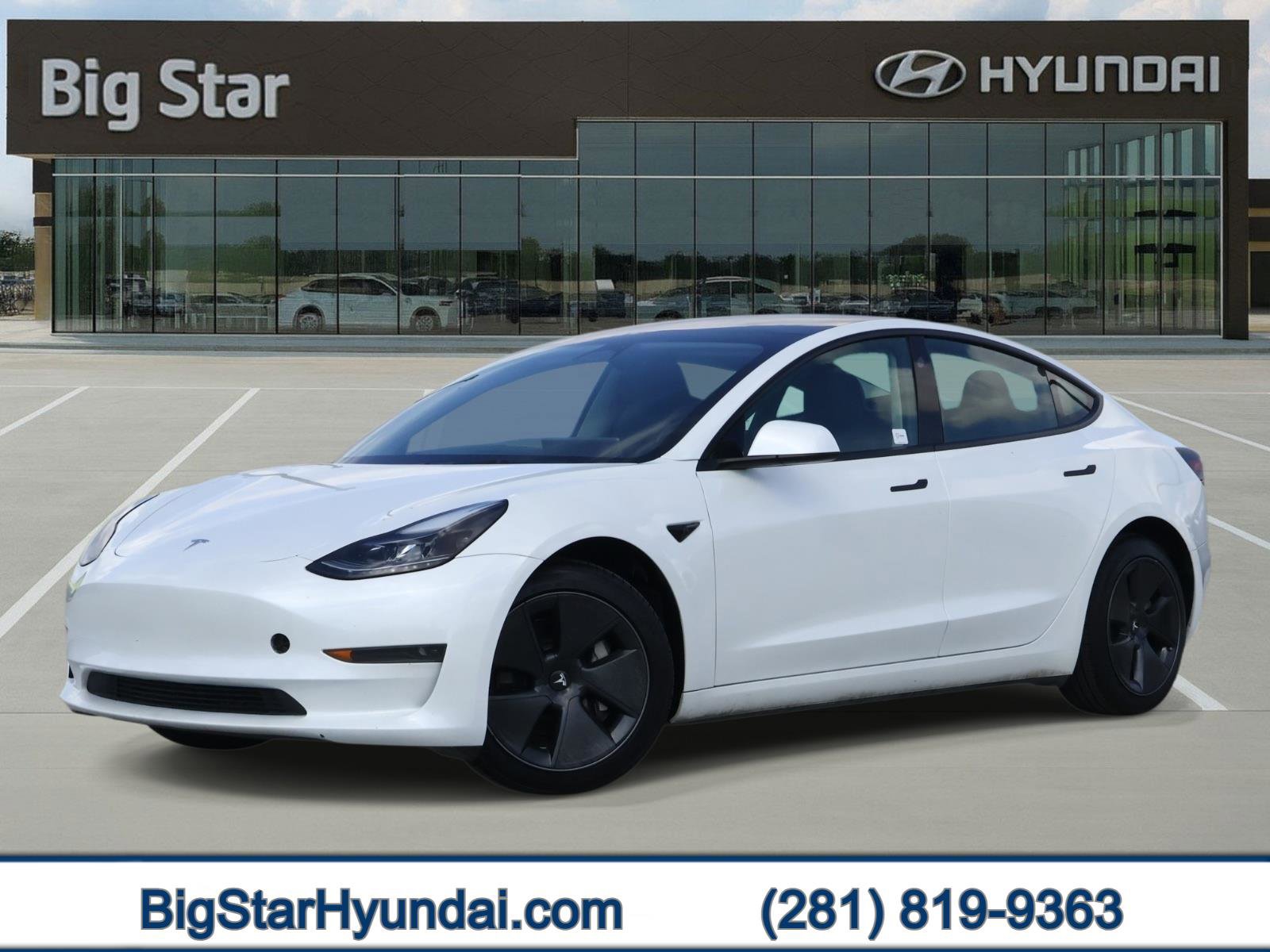 Used 2023 Tesla Model 3 Standard Range image 1